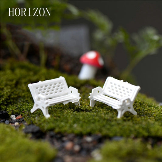 2 Mini White Garden Chair Ornaments - stilyo