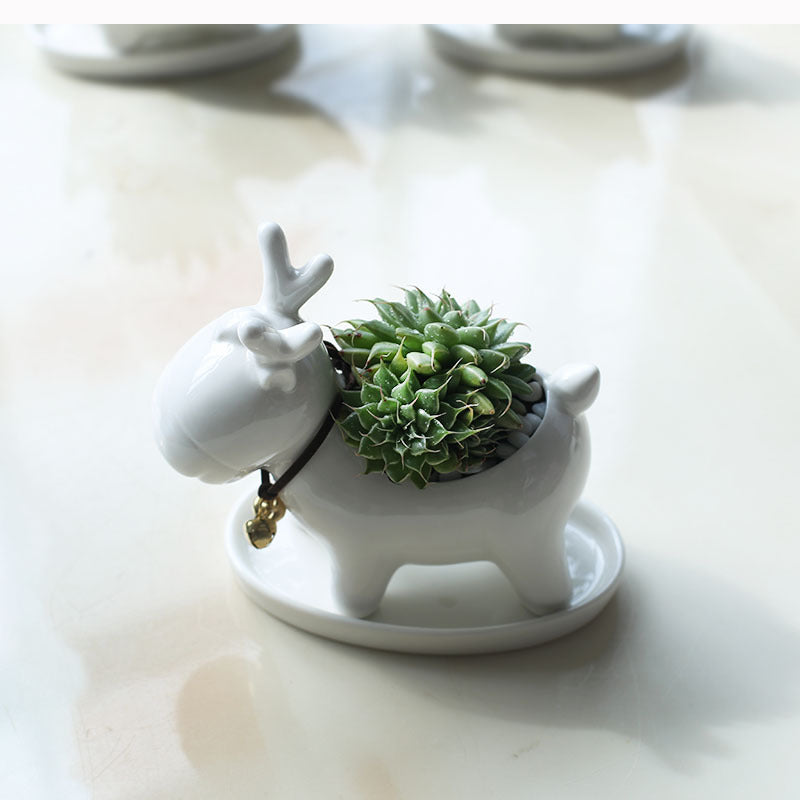 Deer Shaped Ceramic Planter - stilyo